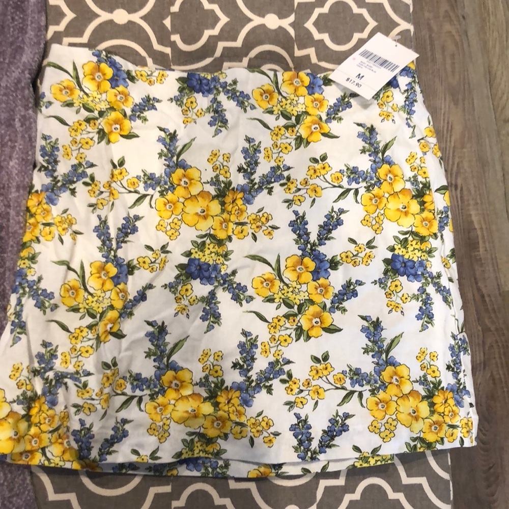 Skirt never worn